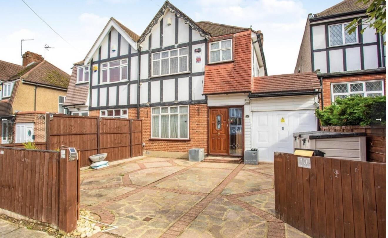 4 bed property in Tithe Farm Avenue, Harrow